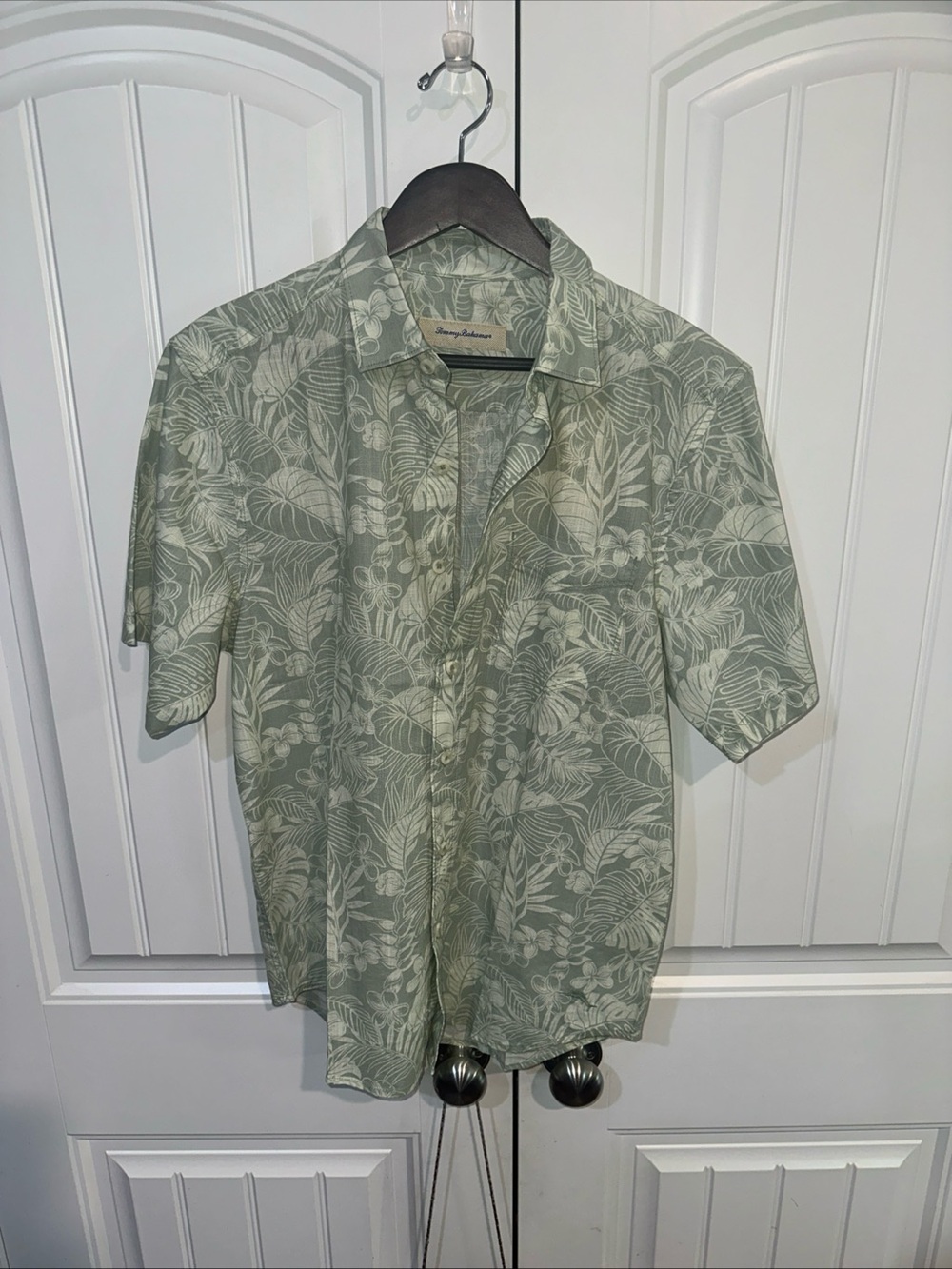 Tommy Bahama Men’s Cotton Button Down Natural Mint Size Medium NWT